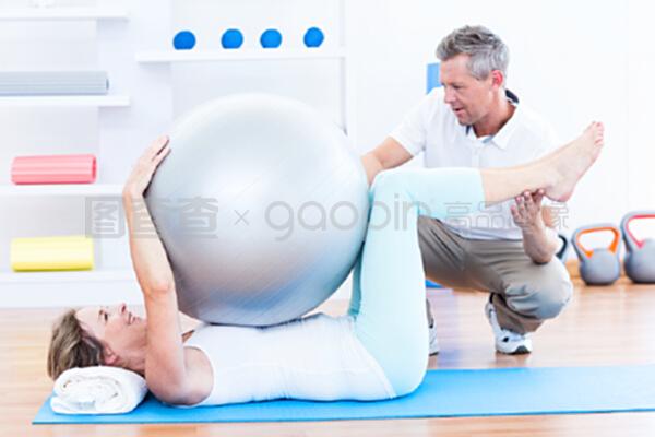 動(dòng)起來，好心情 治療師如何通過運(yùn)動(dòng)球助力患者康復(fù)與休閑